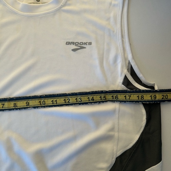 Brooks White Sleeveless Running Tank with Black Accents Medium - Picture 6 of 9